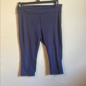 Athletic Works Women's Navy Capris (Bin Z)​